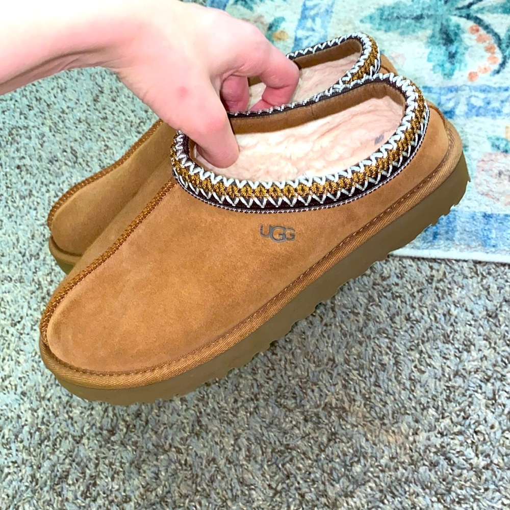 UGG Chestnut Tasman Slipper Women’s Size 8